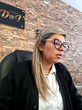 Cata Office-12 online show from December 2025 04:14:02 PM