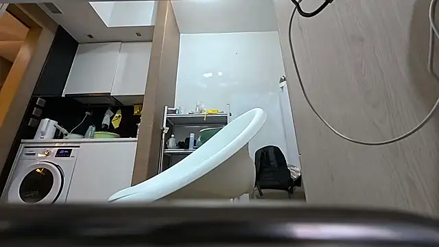 YunheLEE online show from October 2025 12:09:02 PM