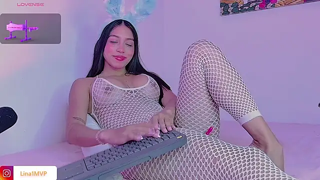 LinayAndValenMVP online show from March 2026 07:02:02 PM