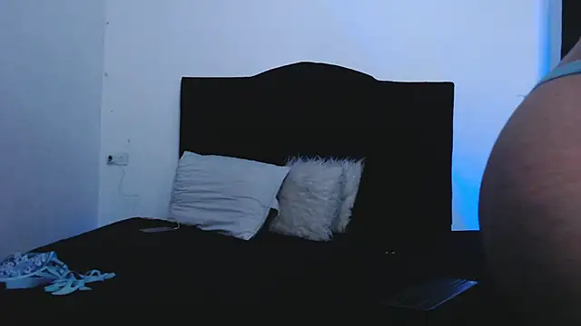 Snapshot of Jennifer_Louisee chatting on February 2025 07:13:02 AM Jennifer Louisee online show from February 2025 07:13:02 AM