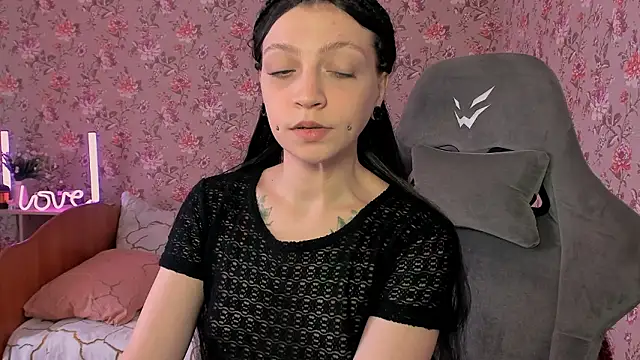 Snapshot of Lolly_Haze chatting on March 2026 08:29:02 AM Lolly Haze online show from March 2026 08:29:02 AM