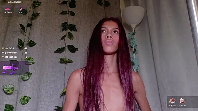 Snapshot of Iamkarlaa_doll chatting on January 2025 10:06:01 PM Iamkarlaa doll online show from January 2025 10:06:01 PM