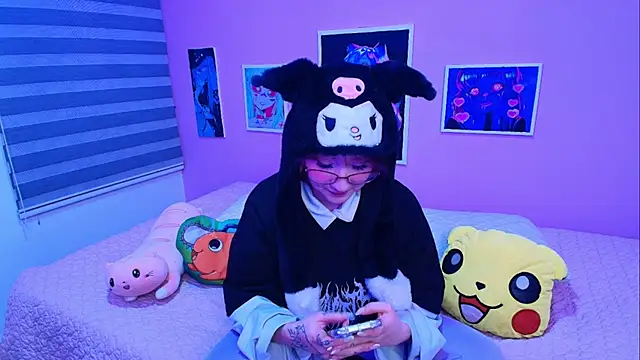 Snapshot of Miwa_violet chatting on January 2026 03:45:02 AM Miwa violet online show from January 2026 03:45:02 AM