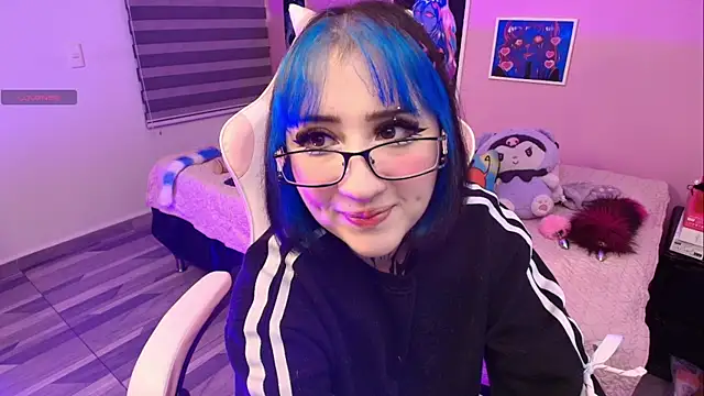 Snapshot of Miwa_violet chatting on April 2026 06:05:02 PM Miwa violet online show from April 2026 06:05:02 PM