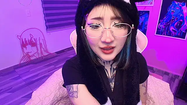 Snapshot of Miwa_violet chatting on July 2026 03:20:02 AM Miwa violet online show from July 2026 03:20:02 AM