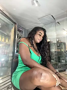 Snapshot of MAREIA_25 chatting on March 2025 03:07:02 PM MAREIA 25 online show from March 2025 03:07:02 PM