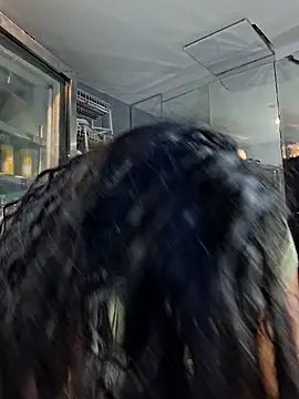 Snapshot of MAREIA_25 chatting on March 2025 01:16:01 AM MAREIA 25 online show from March 2025 01:16:01 AM