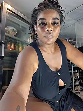 Snapshot of MAREIA_25 chatting on March 2025 02:19:01 PM MAREIA 25 online show from March 2025 02:19:01 PM