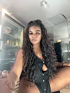 Snapshot of MAREIA_25 chatting on March 2025 12:37:02 AM MAREIA 25 online show from March 2025 12:37:02 AM