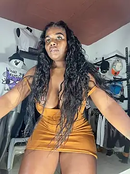 Snapshot of MAREIA_25 chatting on March 2026 05:51:02 PM MAREIA 25 online show from March 2026 05:51:02 PM