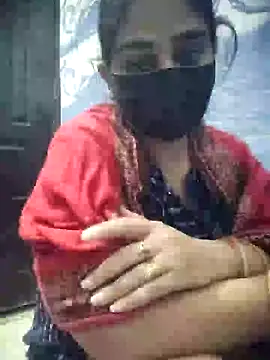 Snapshot of kirti__arora chatting on December 2024 11:18:02 PM kirti arora online show from December 2024 11:18:02 PM