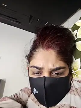 Snapshot of kirti__arora chatting on September 2025 08:05:01 AM kirti arora online show from September 2025 08:05:01 AM