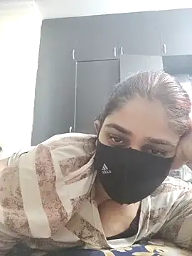 Snapshot of kirti__arora chatting on October 2025 07:17:01 AM kirti arora online show from October 2025 07:17:01 AM