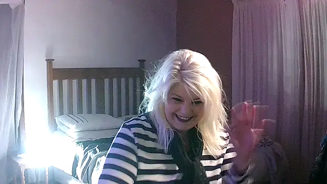 Miahotmilf online show from January 2026 07:40:01 PM