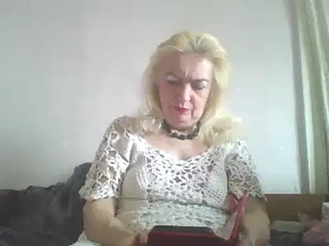 Snapshot of Meri798 chatting on April 2026 09:42:02 AM Meri798 online show from April 2026 09:42:02 AM