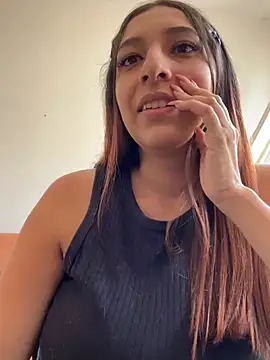 Snapshot of Dahian_XXX chatting on March 2025 06:43:01 PM Dahian XXX online show from March 2025 06:43:01 PM