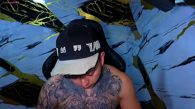 Snapshot of Kevin22_222 chatting on April 2026 01:51:01 AM Kevin22 222 online show from April 2026 01:51:01 AM