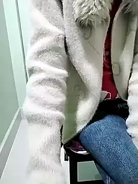 Luxcute286 online show from February 2025 07:43:01 AM