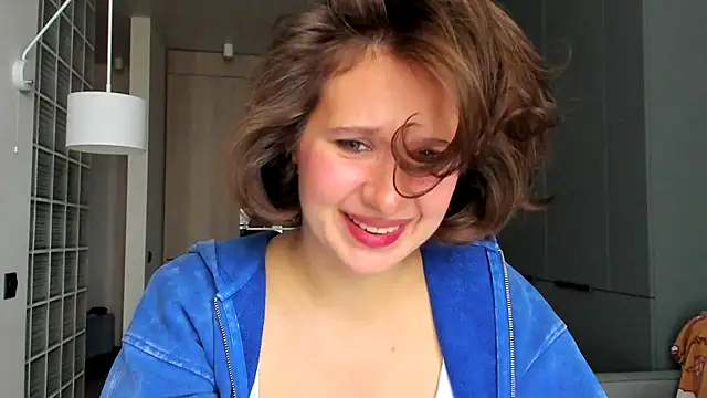 Lilith lutherlow online show from September 2025 01:16:01 PM