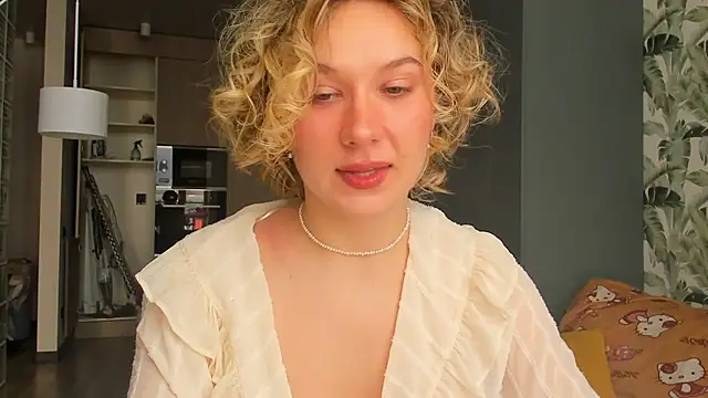 Lilith lutherlow online show from February 2026 01:29:02 PM