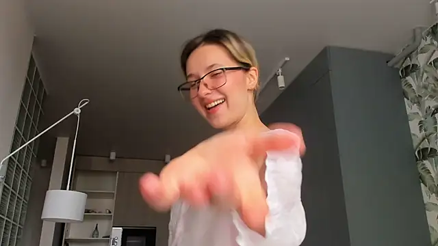 Snapshot of Lilith_lutherlow chatting on April 2026 01:38:01 PM Lilith lutherlow online show from April 2026 01:38:01 PM