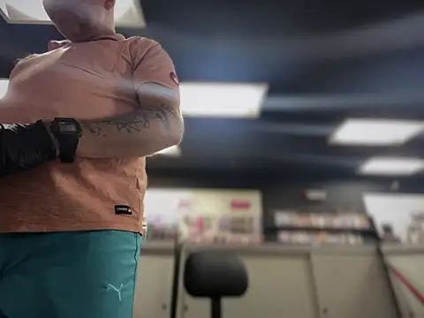 Snapshot of RawRyder8 chatting on April 2026 06:14:02 AM RawRyder8 online show from April 2026 06:14:02 AM