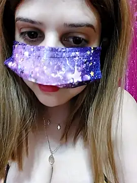 Snapshot of LoNa-daloua chatting on April 2026 10:37:02 PM LoNa-daloua online show from April 2026 10:37:02 PM
