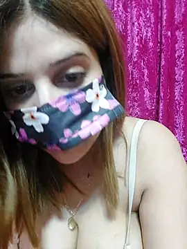 Snapshot of LoNa-daloua chatting on April 2026 10:43:01 PM LoNa-daloua online show from April 2026 10:43:01 PM