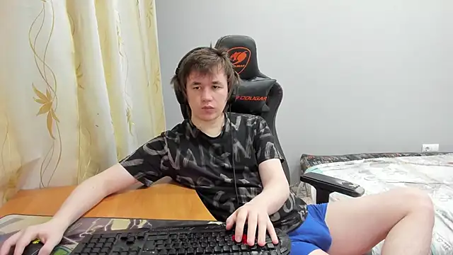 iliaskrislove online show from April 2026 09:57:02 PM