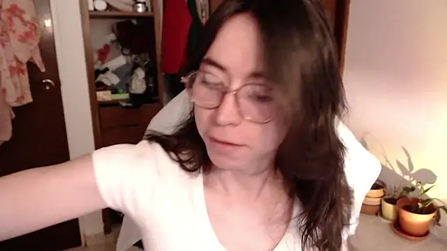 Snapshot of emily_pearl_ chatting on October 2025 08:40:01 PM emily pearl  online show from October 2025 08:40:01 PM
