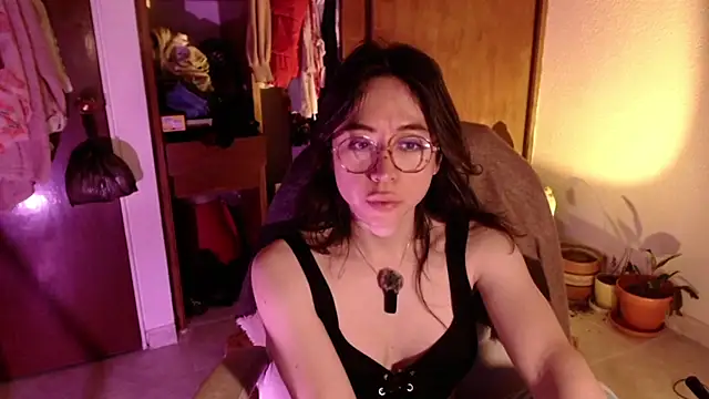 Snapshot of emily_pearl_ chatting on October 2025 07:42:02 AM emily pearl  online show from October 2025 07:42:02 AM