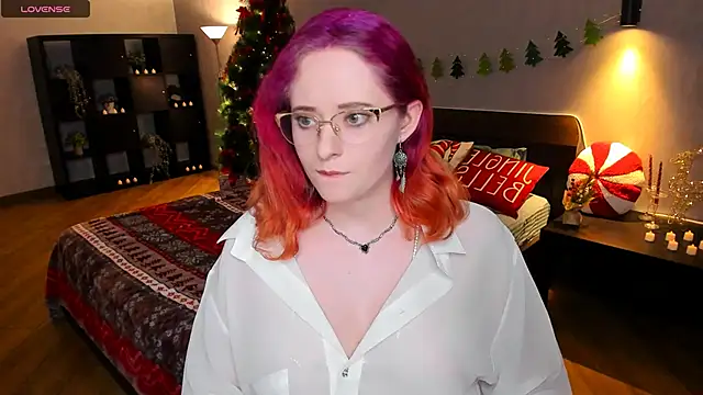 Snapshot of Aemilia_ chatting on December 2024 12:17:01 PM Aemilia online show from December 2024 12:17:01 PM