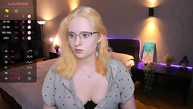 Snapshot of Aemilia_ chatting on January 2025 12:31:01 PM Aemilia online show from January 2025 12:31:01 PM