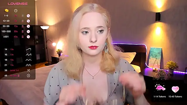 Snapshot of Aemilia_ chatting on January 2025 12:13:01 PM Aemilia online show from January 2025 12:13:01 PM