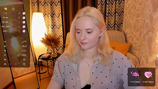 Snapshot of Aemilia_ chatting on January 2025 09:59:01 AM Aemilia online show from January 2025 09:59:01 AM