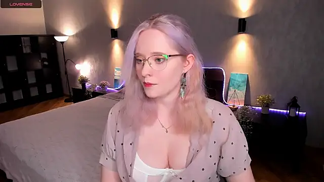 Snapshot of Aemilia_ chatting on February 2025 07:04:02 AM Aemilia online show from February 2025 07:04:02 AM