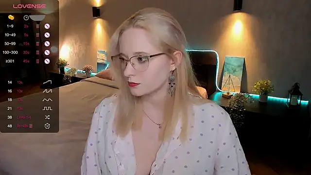 Snapshot of Aemilia_ chatting on February 2025 02:18:01 AM Aemilia online show from February 2025 02:18:01 AM