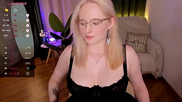 Snapshot of Aemilia_ chatting on February 2025 12:10:02 PM Aemilia online show from February 2025 12:10:02 PM