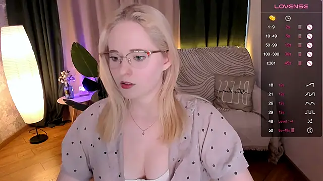 Snapshot of Aemilia_ chatting on March 2025 08:57:01 AM Aemilia online show from March 2025 08:57:01 AM