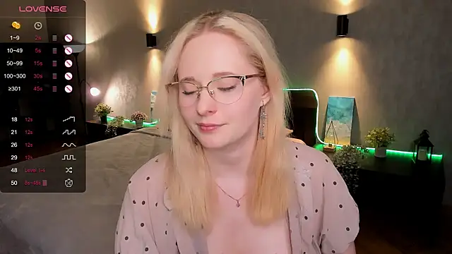 Snapshot of Aemilia_ chatting on March 2025 01:57:02 PM Aemilia online show from March 2025 01:57:02 PM