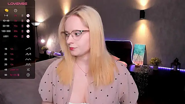 Snapshot of Aemilia_ chatting on March 2025 08:32:01 AM Aemilia online show from March 2025 08:32:01 AM