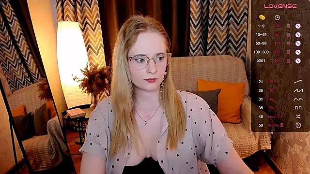 Snapshot of Aemilia_ chatting on September 2025 08:14:02 AM Aemilia online show from September 2025 08:14:02 AM