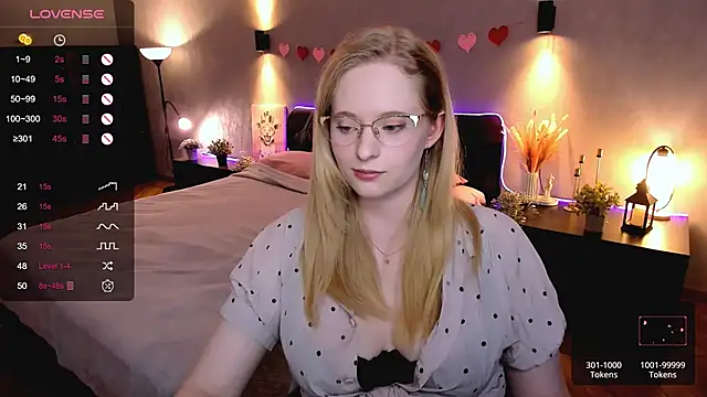 Snapshot of Aemilia_ chatting on October 2025 08:55:02 AM Aemilia online show from October 2025 08:55:02 AM