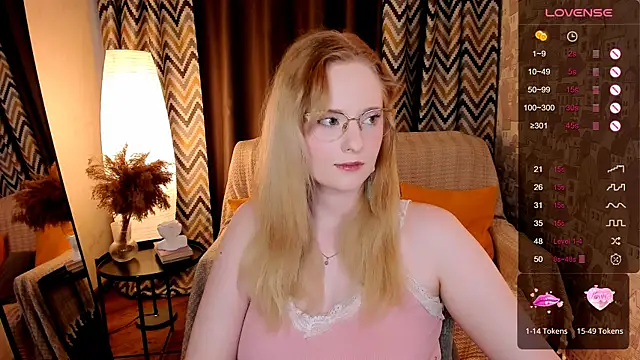 Snapshot of Aemilia_ chatting on October 2025 08:15:02 AM Aemilia online show from October 2025 08:15:02 AM