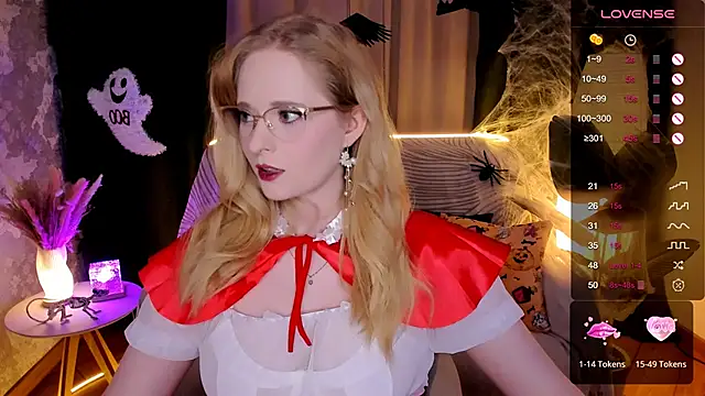 Snapshot of Aemilia_ chatting on October 2025 08:33:01 AM Aemilia online show from October 2025 08:33:01 AM