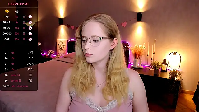 Snapshot of Aemilia_ chatting on November 2025 08:20:02 AM Aemilia online show from November 2025 08:20:02 AM