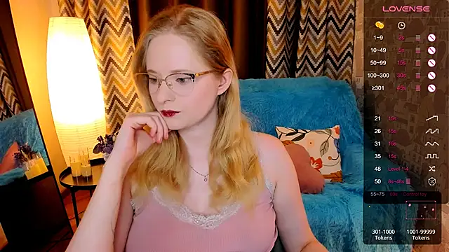 Snapshot of Aemilia_ chatting on November 2025 06:13:01 AM Aemilia online show from November 2025 06:13:01 AM