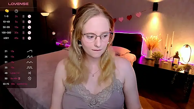 Snapshot of Aemilia_ chatting on December 2025 06:07:01 AM Aemilia online show from December 2025 06:07:01 AM