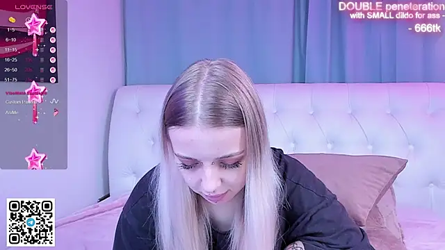 Snapshot of Alice_Halle chatting on November 2025 05:30:02 AM Alice Halle online show from November 2025 05:30:02 AM