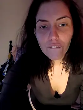 Snapshot of Linalicious chatting on November 2025 03:12:01 PM Linalicious online show from November 2025 03:12:01 PM